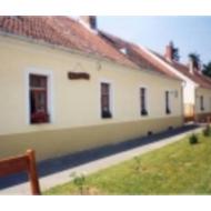  Könyvtári, Információs és Közösségi Hely