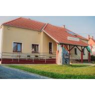 Könyvtári, Információs és Közösségi Hely